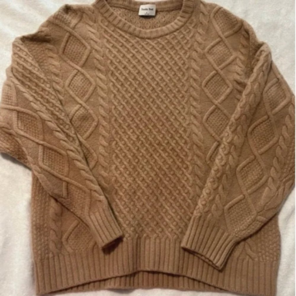 Aritzia sunday best cable knit sweater